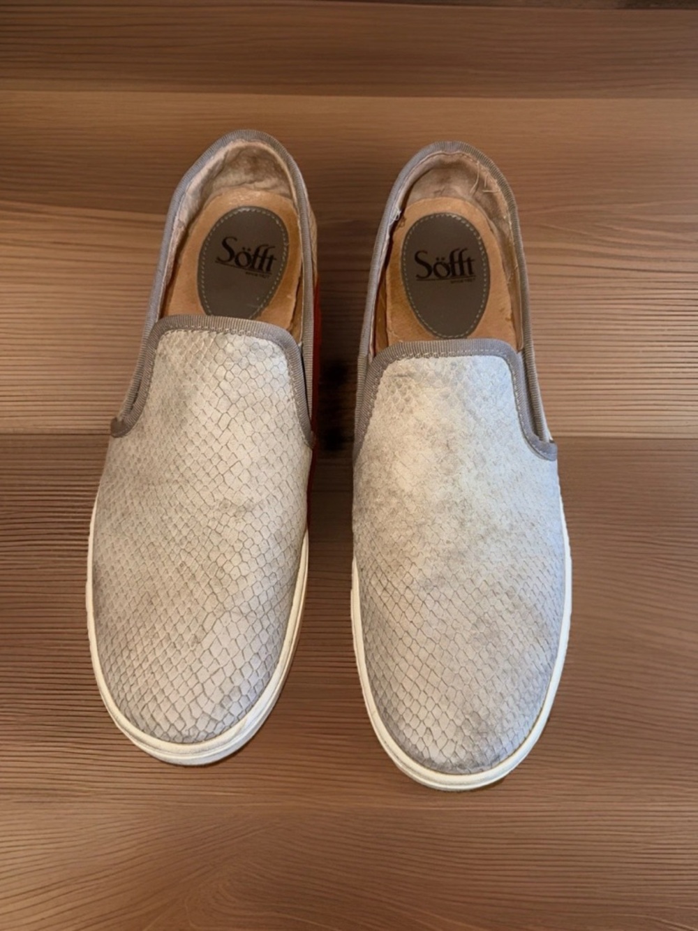 Söfft Gray Snake Embossed Slip-On Sneakers SZ 8